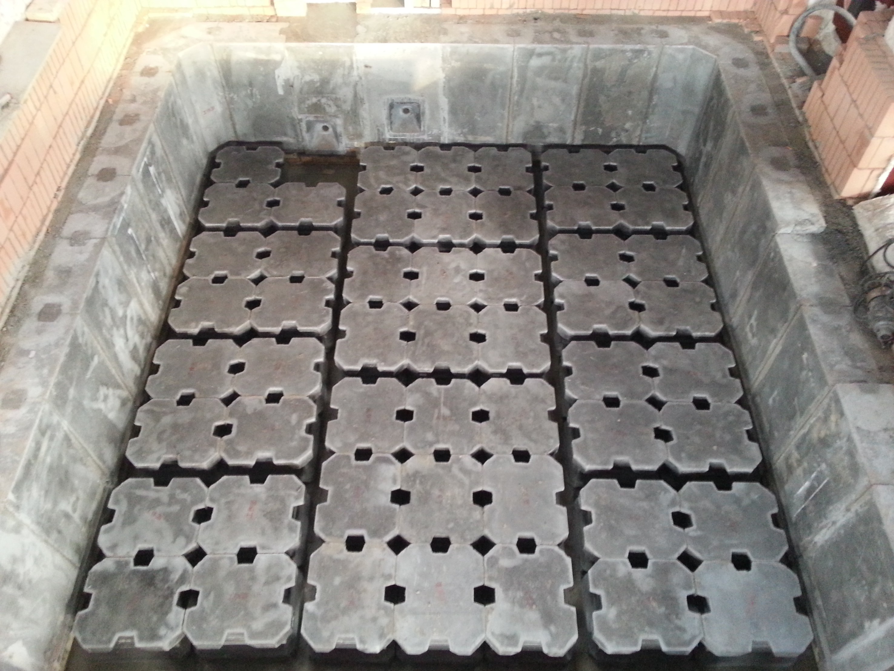 岳陽安達,蓄熱球,耐火材料,不粘鋁澆注料,預制件,磷酸鹽磚  岳陽安達,蓄熱球,耐火材料,不粘鋁澆注料,預制件,磷酸鹽磚